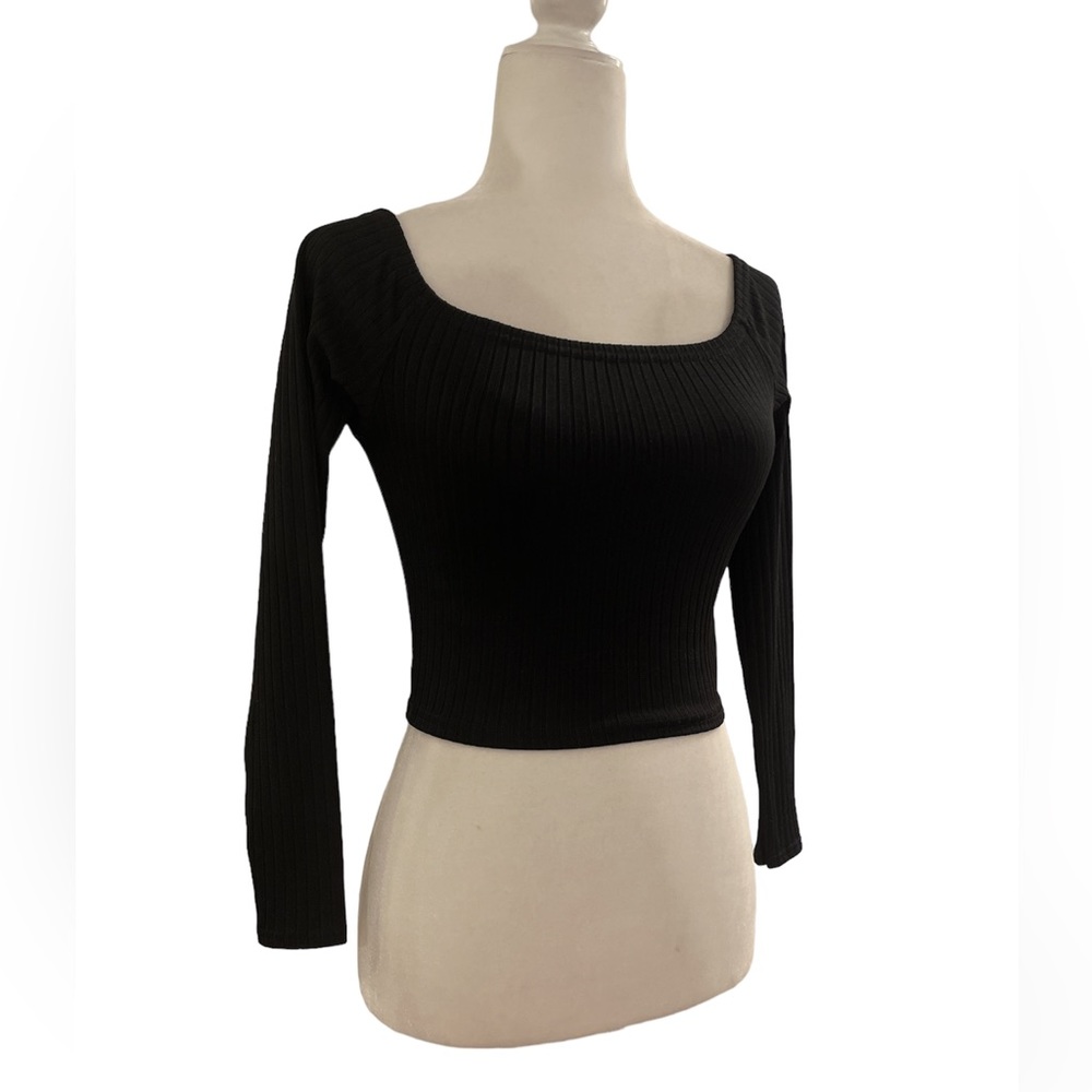 Women’s Boohoo Black Long Sleeve Ribbed Off The Shoulder Crop Top Size 4 US
